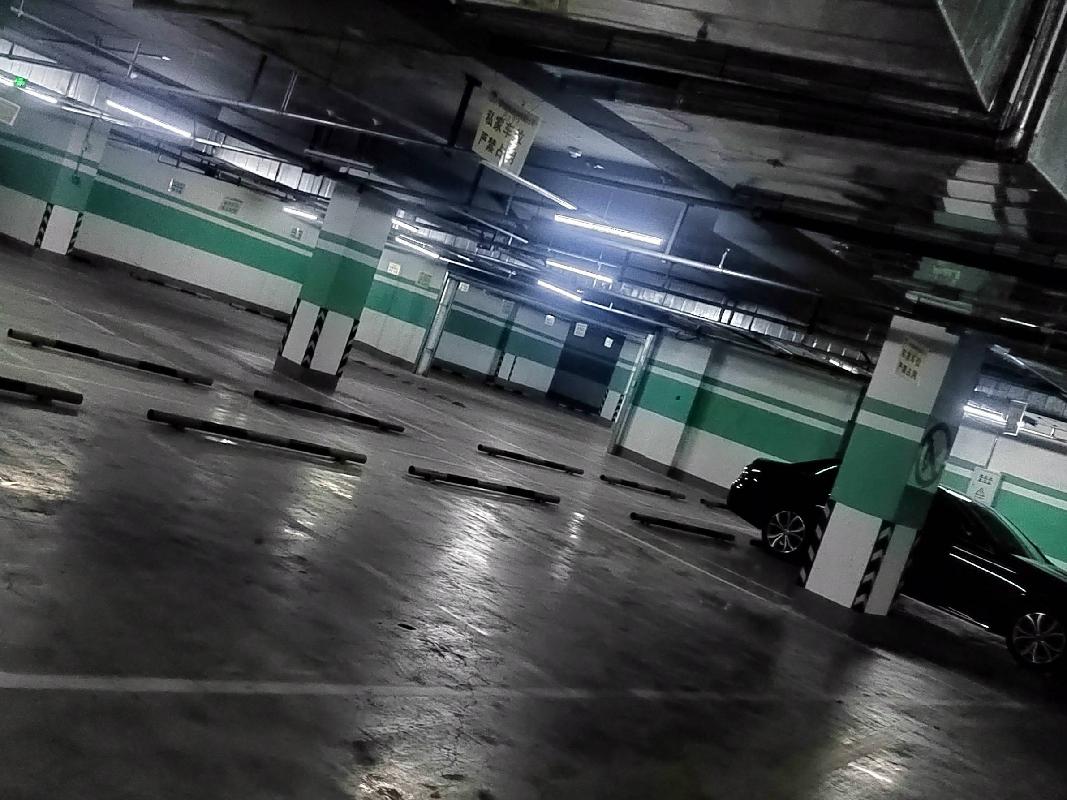 展东路与爱明街交汇处名都枫景小区11号和12号楼地下车位，车位号8