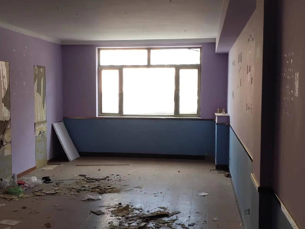 呼和浩特市回民区东洪桥街北蒙荣中心嘉园小区商业1号楼一层1019号、二层1028号