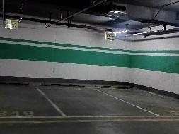 展东路与爱明街交汇处名都枫景小区11号和12号楼地下车位，车位号80