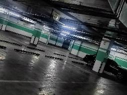 展东路与爱明街交汇处名都枫景小区11号和12号楼地下车位，车位号10