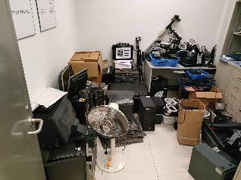 办公家具、显示器、电脑、服务器、安检门转让公告
