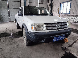 精河县晶羿矿业有限公司转让所属一辆东风牌轻型栏板货车（新EC3B96）(国资监测编号GR2024XJ1000414)
