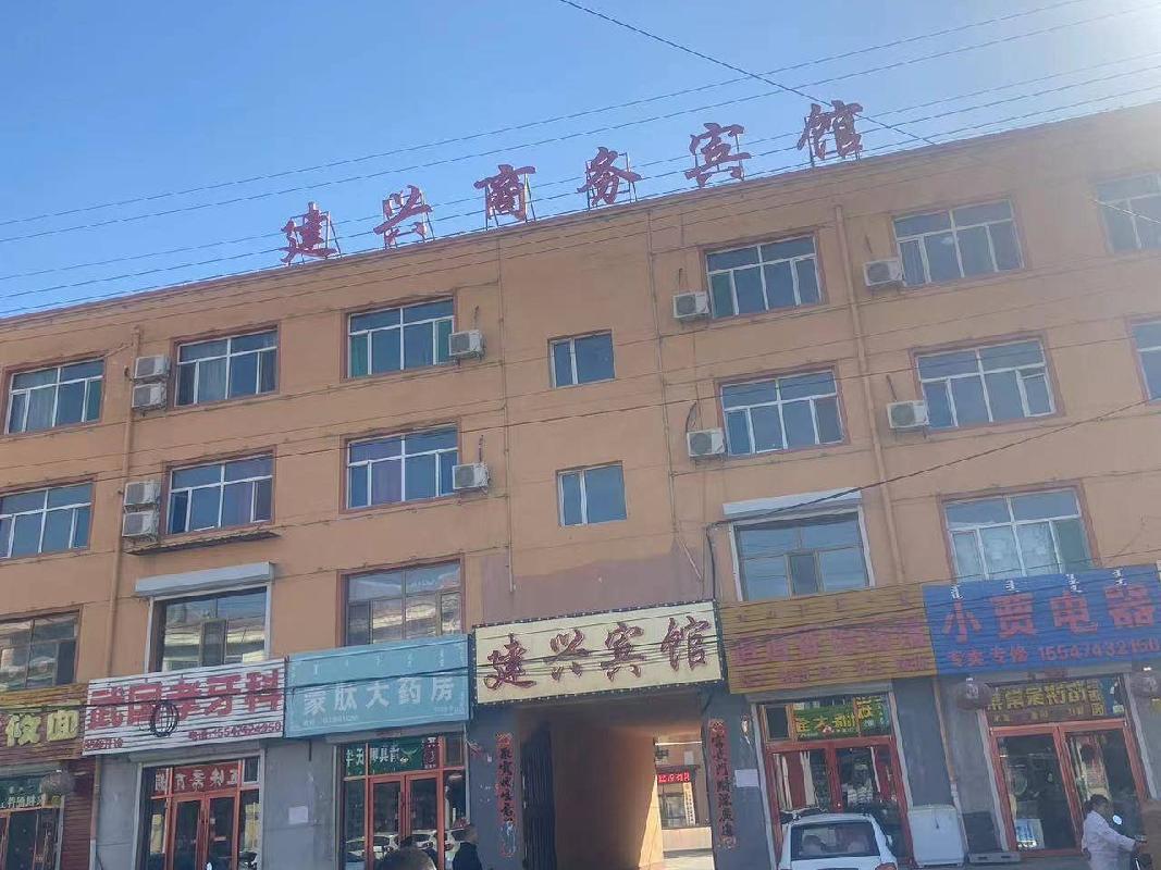 卓资县旗下营镇东街路南（临街）建新宾馆（第三层）