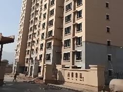 呼和浩特市回民区北二环路与阿拉善北路交汇处附近西北，南麓雅筑B5幢1单元3层303号住宅