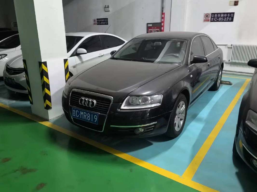 吉CMR819奥迪牌轿车