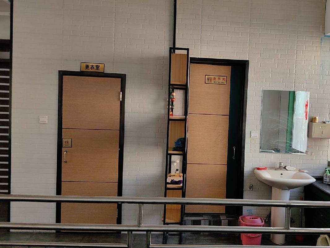 呼和浩特市新城区东风路祥泰小区1号楼1-2层8、9号商业房产出租项目（询价）