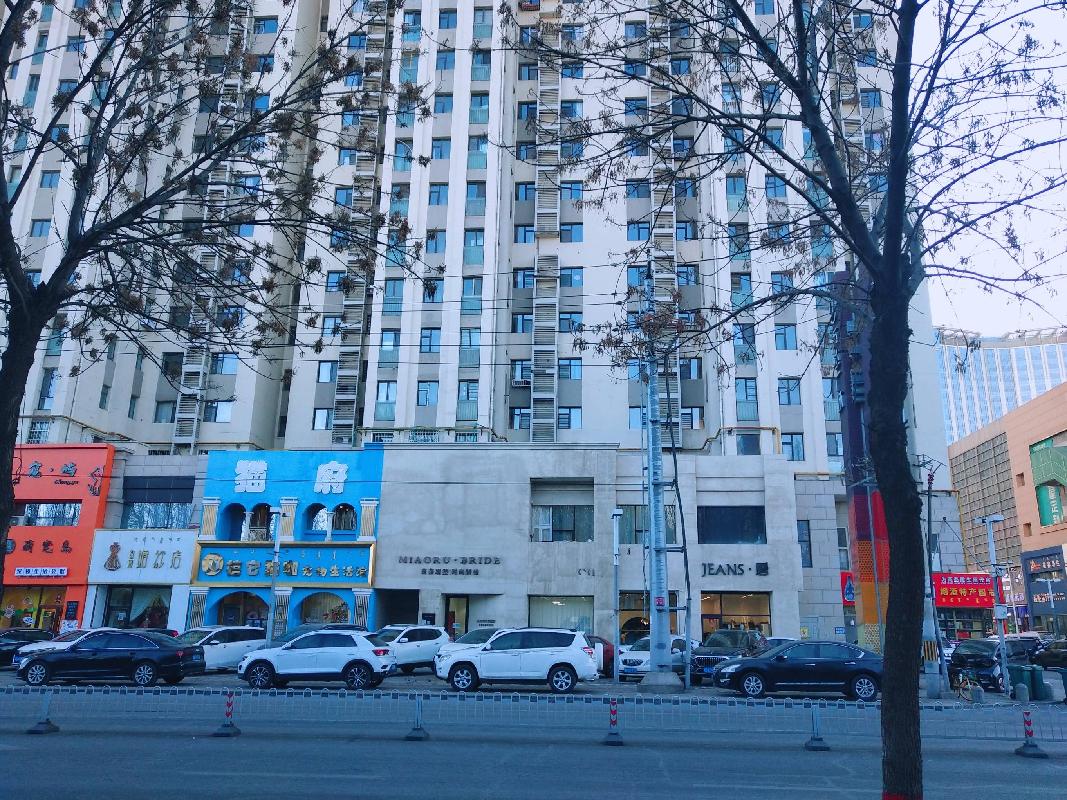 包头市青山区青年路26号万达广场2-112(二次挂牌)