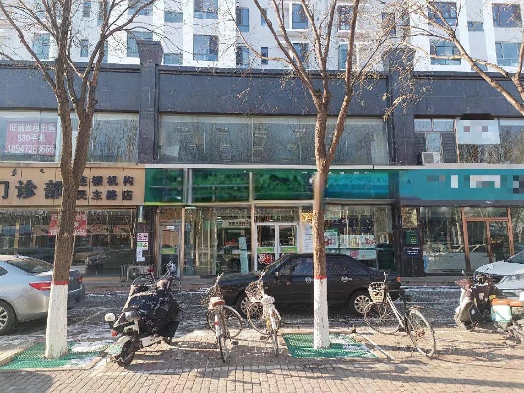 包头市青山区民主路4号街坊健康新城光辉一区18-106