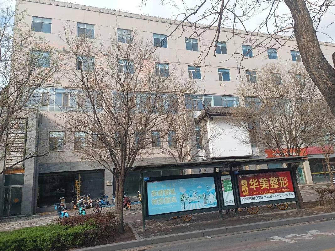 包头市东河区巴彦塔拉大街曙光综合楼-103号底店