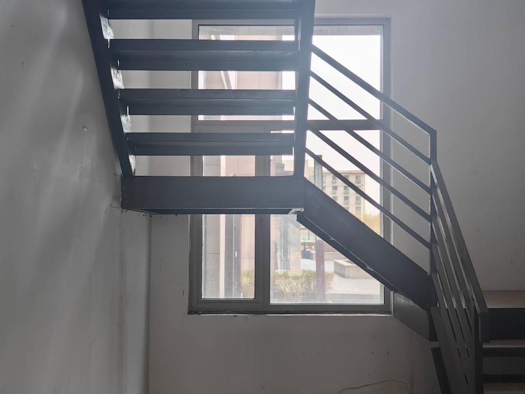 呼和浩特市新城区海拉尔东街与科尔沁北路交汇处东南角（火车东站东北方向600米）中交·上东国际小区16宗资产转让项目