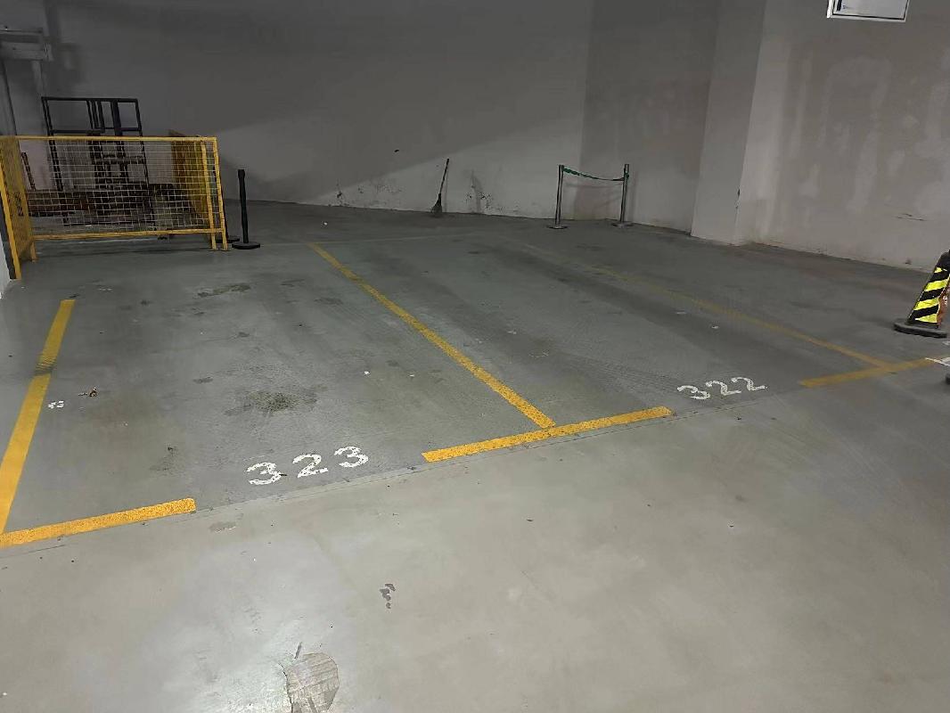 杭州市拱墅区绿地运河商务中心B1区228、229、306、318、319、320、321、322、323等9个地下车位使用权转让