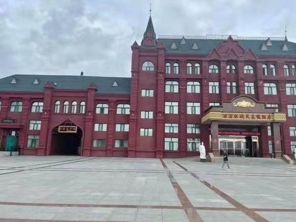 额尔古纳市拉布大林街道办事处第十三登记区等3处房产
