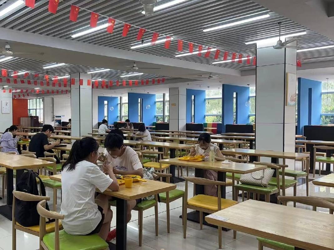 南通大学啬园校区一食堂一楼西半侧（17-31号窗口、其中29-31号窗口为面包房）（标段四）经营方公开遴选(国资监测编号GR2024JS1007074)