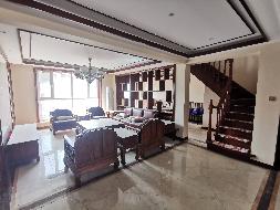 锡林浩特市万泰上上城小区22号楼3单元501室、601室、22-4车库、22-5车库打包转让