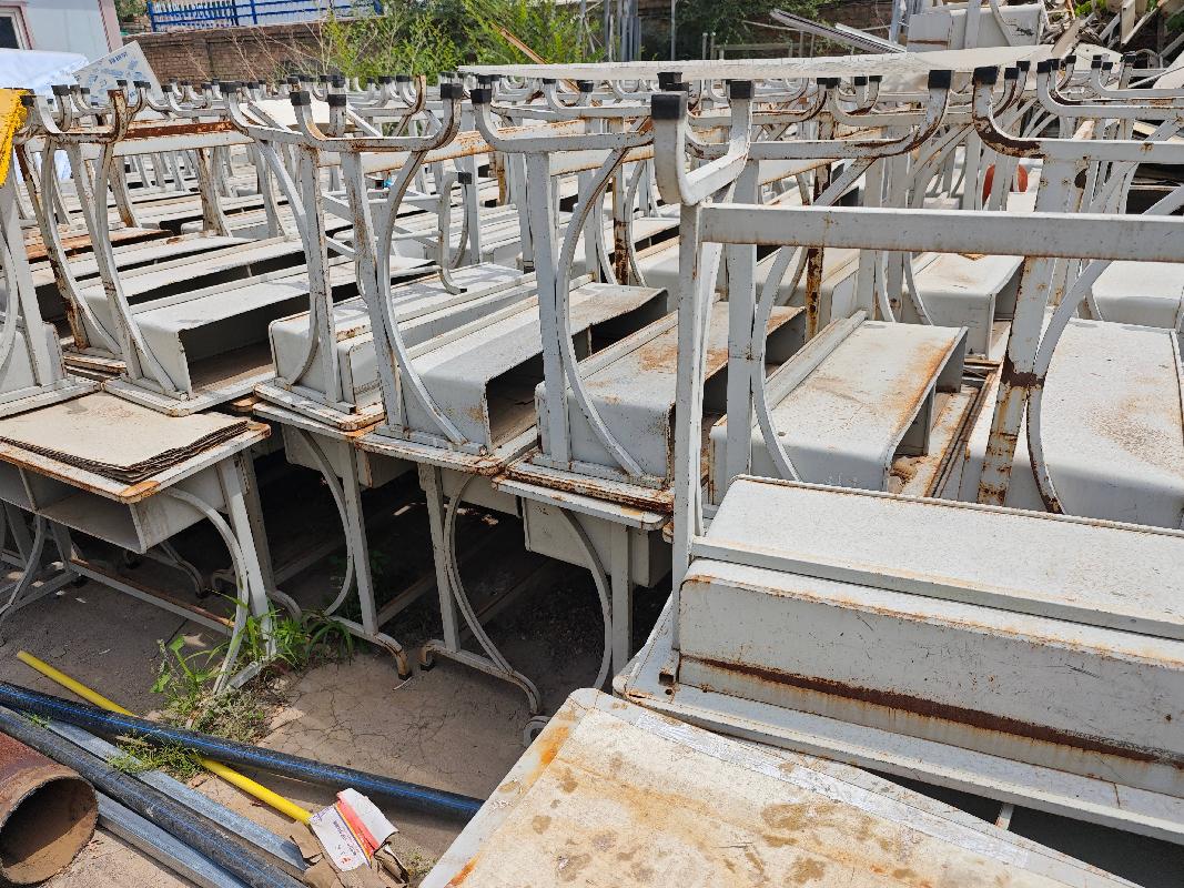 约500套报废学生课桌椅转让（呼和浩特市新城区呼哈路小学）(国资监测编号GR2024NM1002029)