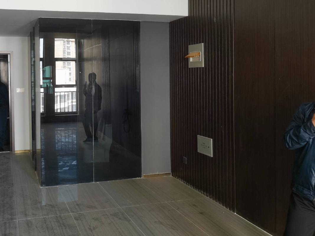 呼和浩特赛罕区世纪十一路金河湾住宅小区内蒙古荣威商务酒店14处公寓、乌拉特前旗乌拉山镇福泰A座、乌拉特前旗乌拉山镇裕泰新城39#东段Z1等17套商铺转让项目