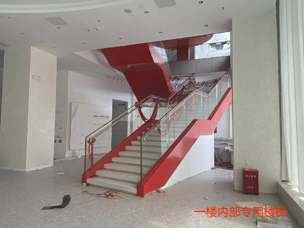 长沙市芙蓉区五一西路2号第一大道101号(472.14平方米)、裙楼2楼(1436.57平方米)、裙楼3楼(1763.44平方米)共约3672.15平方米物业(国资监测编号GR2024HN1000955)