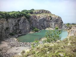 安徽芜湖三山经济开发区峨桥镇佘村采石厂废弃矿山生态修复工程产生的建筑用石转让公告（降价挂牌）(国资监测编号GR2025AH2000385)