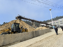 江西省抚州市崇仁县某矿业公司钨矿采矿权、选矿设备、不动产及赣州市大余县某矿业公司45.5%股权转让