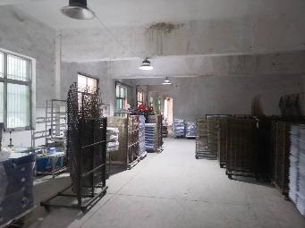常州市钟楼区邹区镇原黄金灯饰厂8号楼第一层招租公告