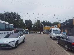 包头市稀土高新区青工南路2号院内修理厂房及场地公开招租（年租金底价：303000元/年，租期：1年）（包头市交发展车辆检测运营有限公司）(国资监测编号GR2026NM1003719)