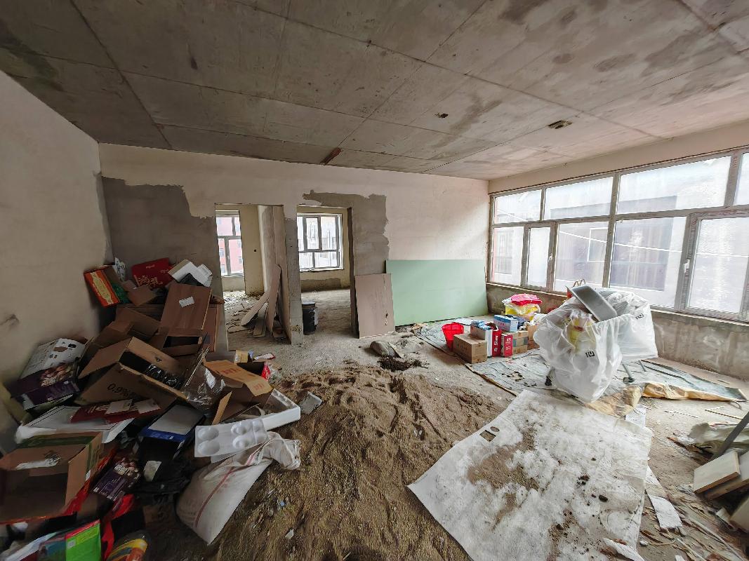 商都县新风东路南、府左街东吉新雅苑二期住宅小区26号楼4单元4楼西户的房产转让项目
