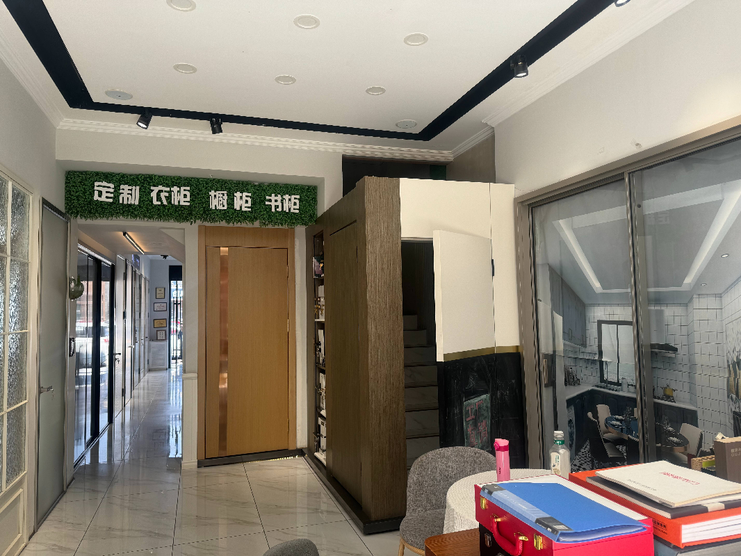 包头市东河区巴彦塔拉大街东大街12号内蒙古佳美建材城C5-111底店招租（年租金底价：6000元，租期：2年）（包头市热力（集团）有限责任公司）(国资监测编号GR2026NM1004944)