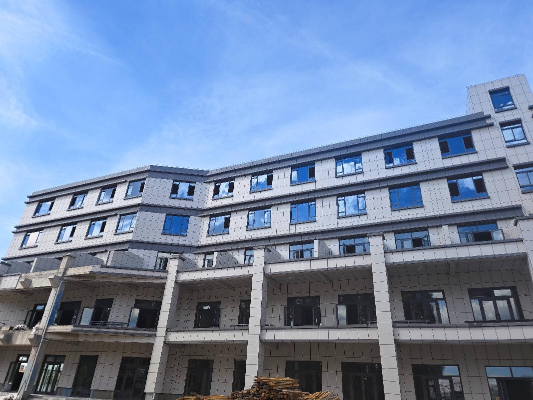 尼勒克县交通物流产业园4#管理用房（约为5520.09㎡）对外招租，租期五年
