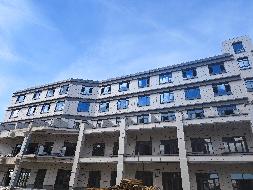 尼勒克县交通物流产业园4#管理用房（约为5520.09㎡）对外招租，租期五年