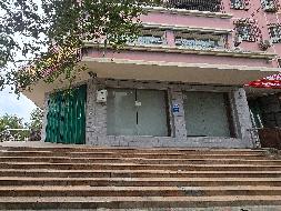 克拉玛依市克拉玛依区市场监督管理局转让位于克拉玛依市克拉玛依区前进小区53幢1-1、1-2和2-1号商业房地产