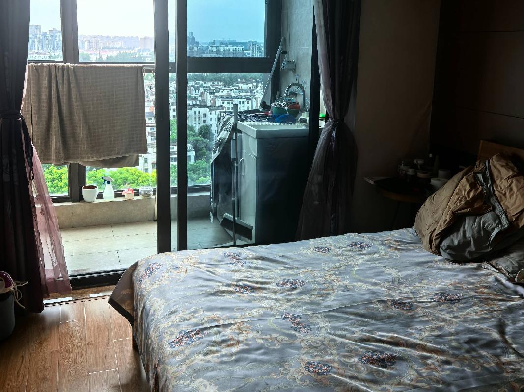 上海市浦东新区康桥路1029弄1-2号1113室公开转让（罚没资产）(中共乌兰察布市纪律检查委员会）(三次挂牌)(国资监测编号GR2024NM1002529-3)