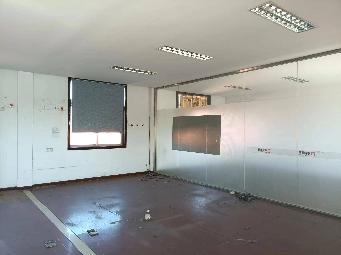 常州市钟楼区邹区镇原黄金灯饰厂6号楼二楼办公室招租公告