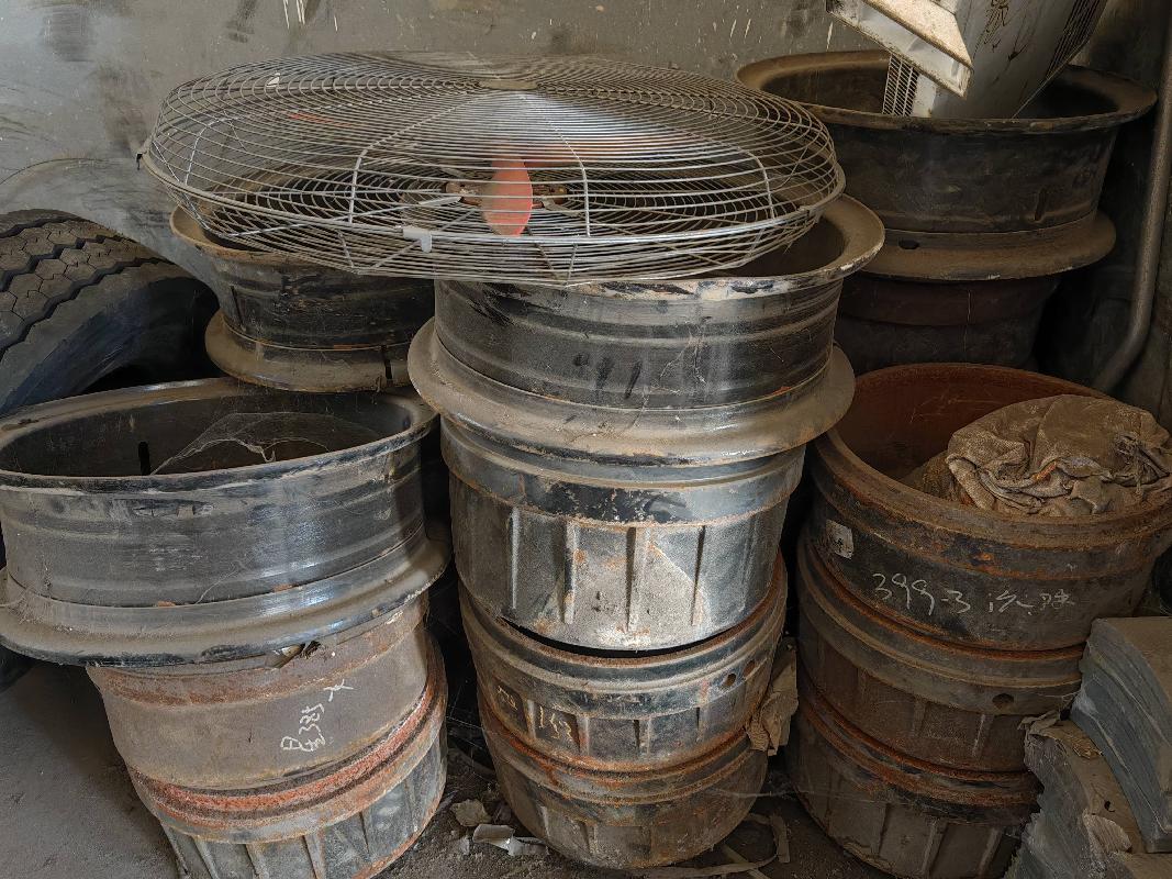 一批淘汰公交车零配件转让
