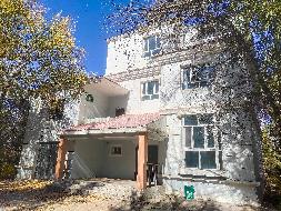 新疆阜北实业有限公司转让位于阜康市第十二师222团科技园区冰湖庄园组合资产(国资监测编号GR2024XJ1001225)