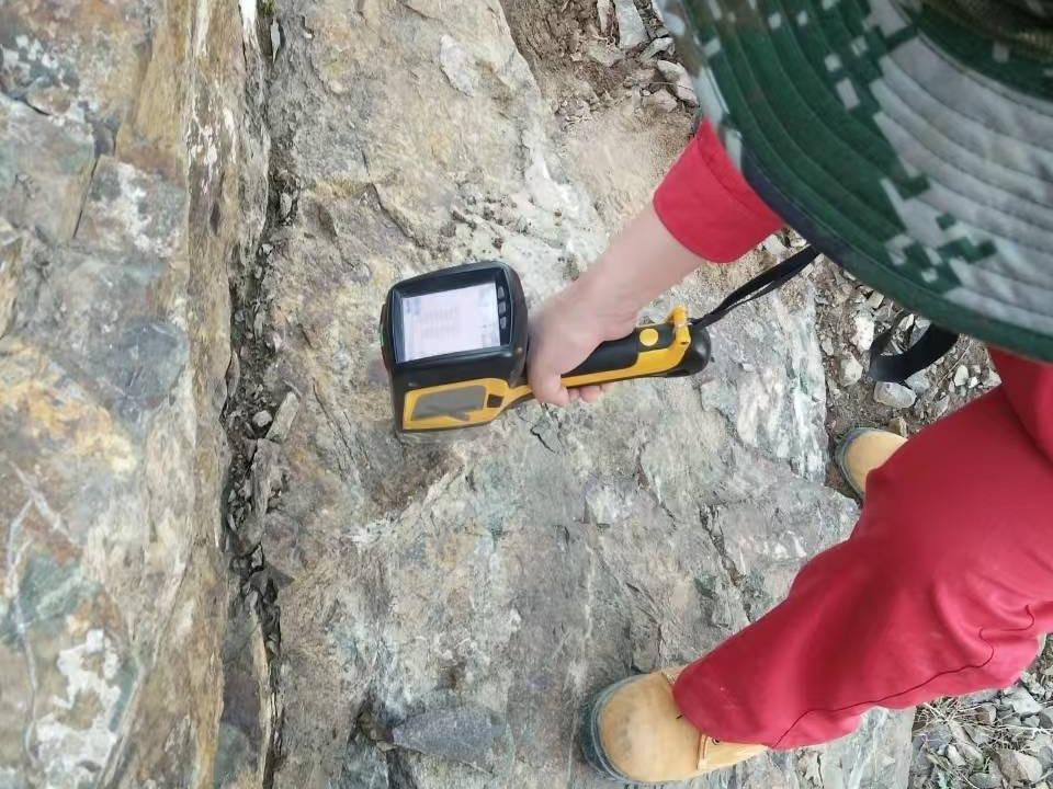 新疆维吾尔自治区地质矿产勘查开发局第十一地质大队转让位于新疆巩留县喀拉台奇铅银矿勘探探矿权