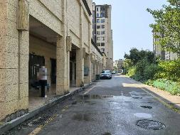 4.桂林市叠彩区站前路36号桂林国奥城23栋1-01商铺(二次挂牌)