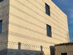 包头市白云鄂博矿区百灵道西侧原糖业大院博众综合楼公开转让