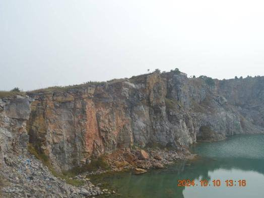 邳州市燕子埠镇磨盘山废弃露采矿山生态修复产生的废弃土石料（含废弃石料、碎石和渣土）转让公告(国资监测编号GR2024JS4009852)