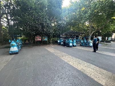 红梅公园内游览主干道场地招租公告