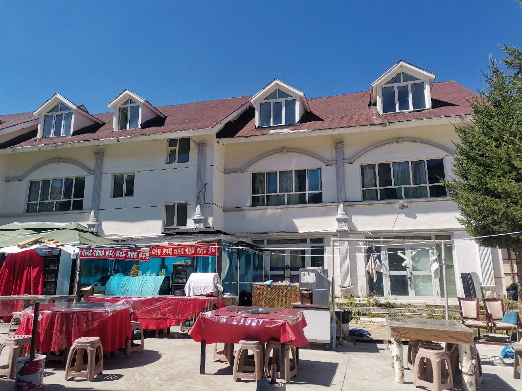 新疆文旅投酒店集团有限公司租赁位于阿勒泰地区布尔津县贾登峪喀纳斯文化广场9号、12号商业楼项目（资产包三）