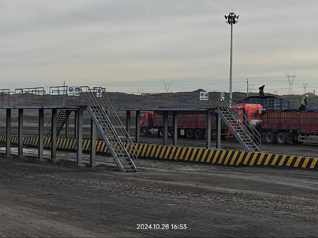 新疆哈密三塘湖能源开发建设有限责任公司租赁位于哈密三塘湖矿区石头梅一号露天煤矿一期工程6个篷布区土方及钢结构平台构筑物资产(国资监测编号GR2024XJ1001411)