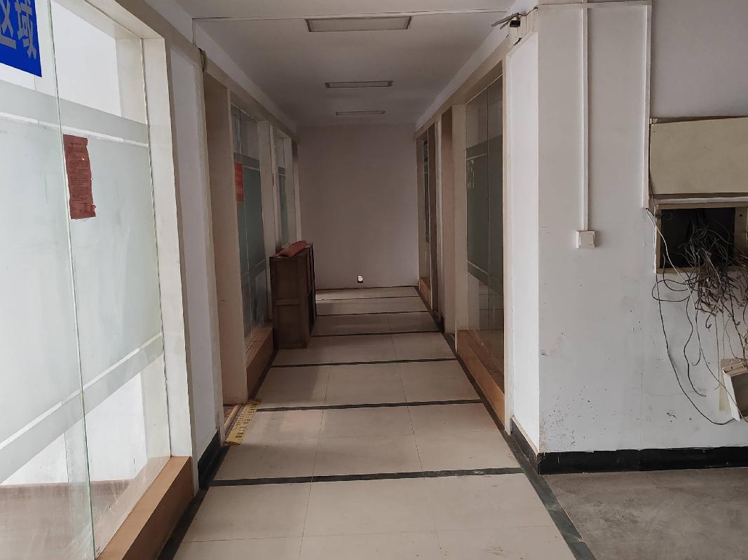 资源县资源镇西延北路经贸大厦四套住宅一车库分别转让项目交易公告