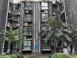 中国铁路乌鲁木齐局集团有限公司转让位于海口市凤翔西路28号华荣府小区A幢一单元1603房产