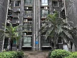 中国铁路乌鲁木齐局集团有限公司转让位于海口市凤翔西路28号华荣府小区A幢二单元2102房产