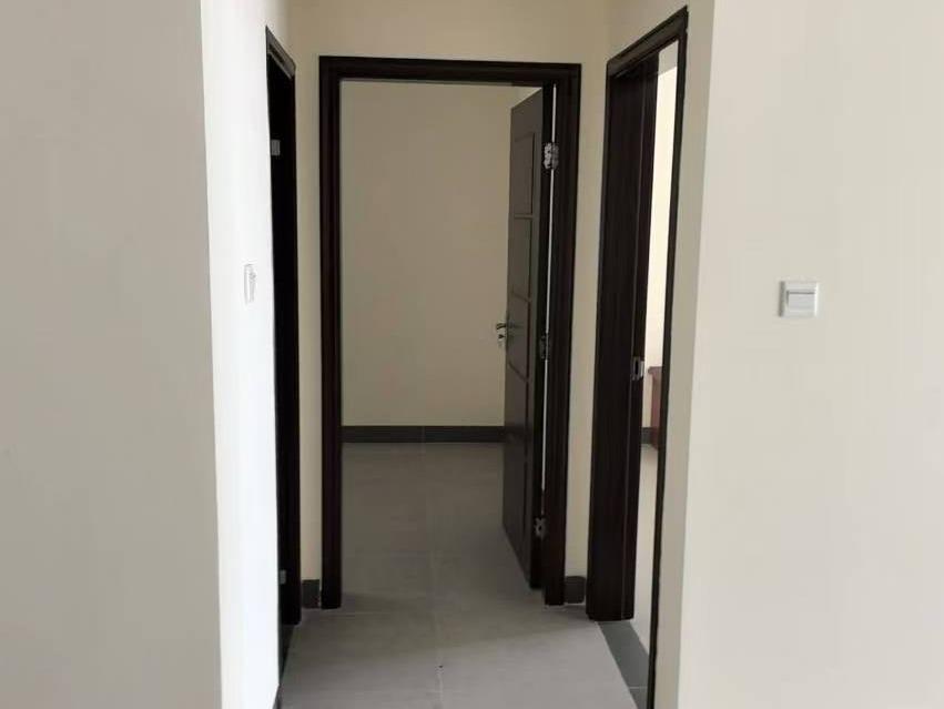 中国铁路乌鲁木齐局集团有限公司转让位于海口市凤翔西路28号华荣府小区A幢一单元1603房产