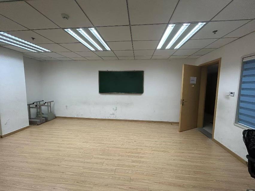 戚墅堰全民健身中心2M楼10号房招租公告
