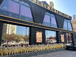 包头市昆区钢铁大街12 号街坊锡华世纪花园丹青苑RS1、RS2、RS3号底店公开出售