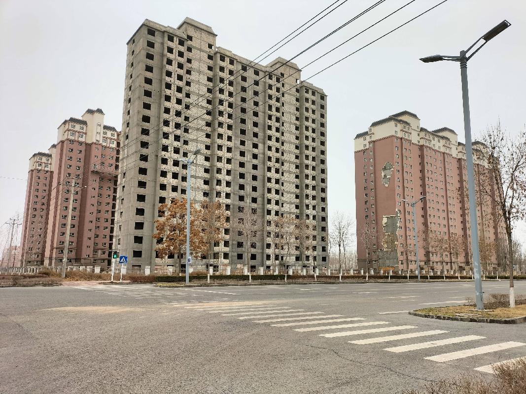 新疆八钢南疆钢铁拜城有限公司转让位于阿克苏地区拜城县团结路以南、外环北路以南4栋在建工程住宅房地产(四次挂牌)