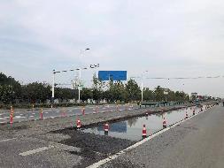 南陵县弋江镇钟塘村318国道旁1座户外高炮广告牌经营权出租公告