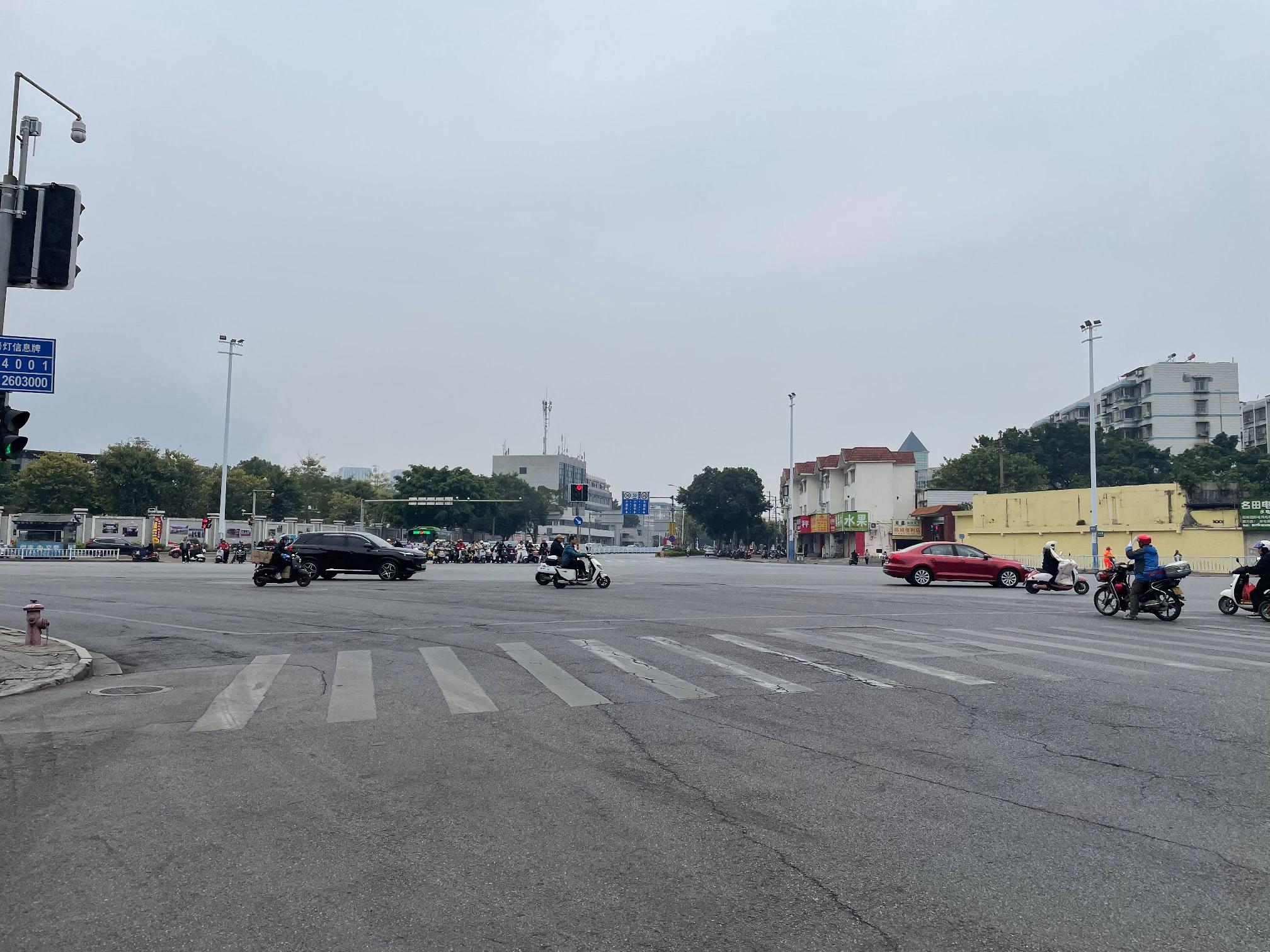 柳州市柳邕路225号长兴阁1-8、1-9、1-10、1-11号转让公告